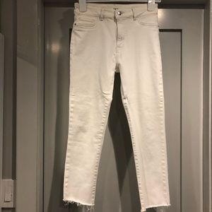 DL 1961 Size 28 white jeans